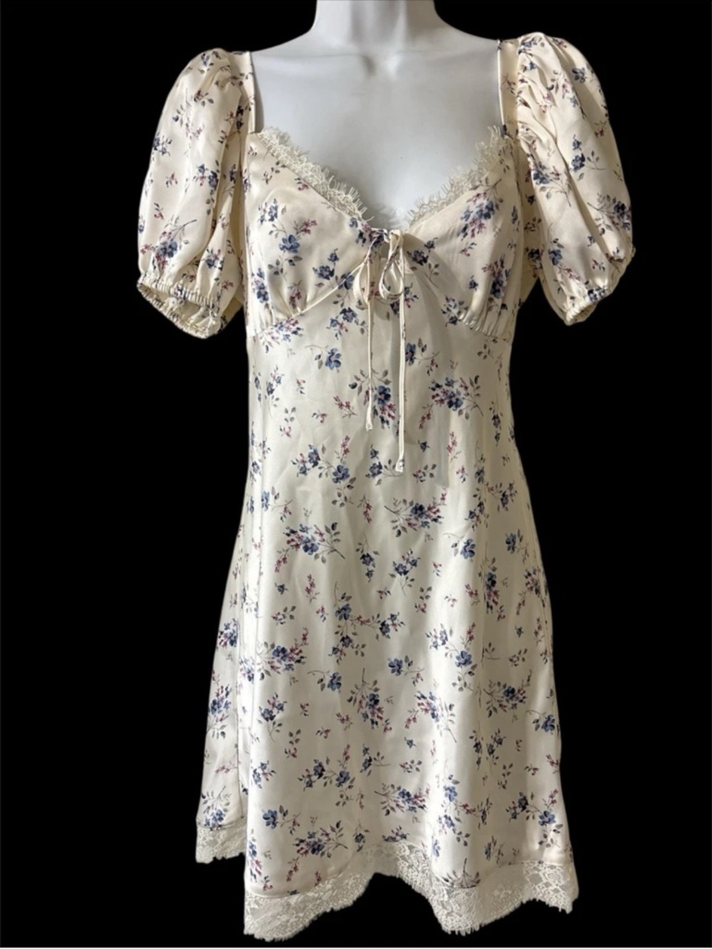 Forever 21 milkmaid puff sleeve Floral Mini Dress with Lace Trim M